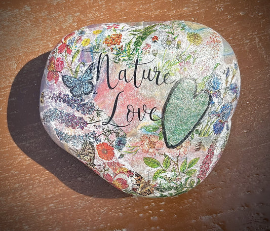 Nature Love - Decorated rock